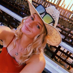 Meet your Posher, Breanna